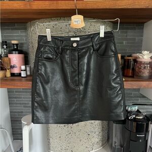 Aritzia Wilfred Vegan Leather Mini Skirt (US 4)